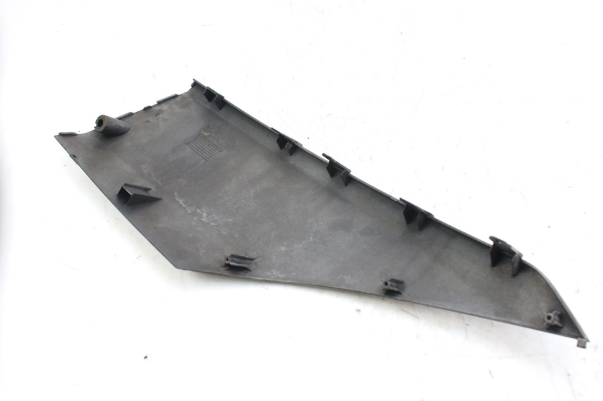 photo de BAS DE CAISSE DROIT HONDA FES S-WING SWING ABS 125 (2007 - 2015) - Détail de la pièce