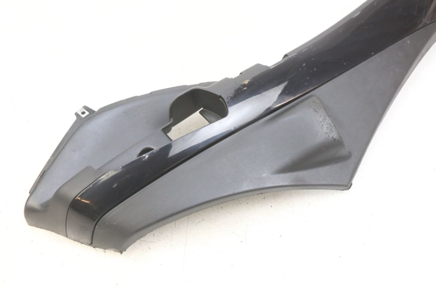 photo de BAS DE CAISSE DROIT PIAGGIO FLY 4T 50 (2013 - 2017) - Détail de la pièce