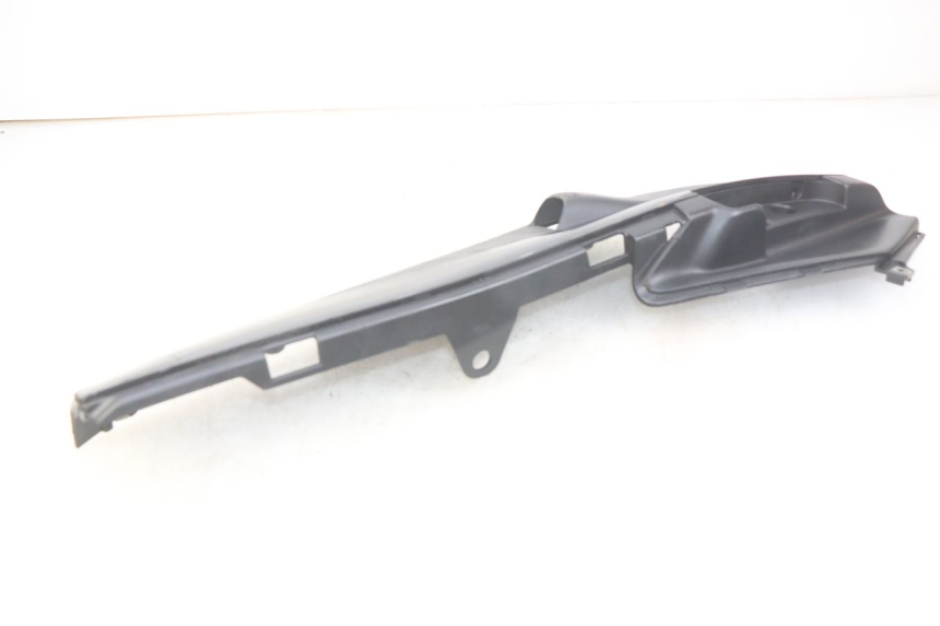 photo de BAS DE CAISSE DROIT PIAGGIO FLY 4T 50 (2013 - 2017) - Points de fixation