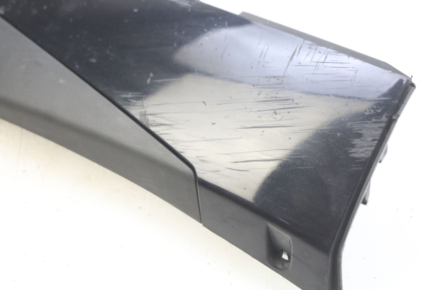 photo de BAS DE CAISSE DROIT PIAGGIO FLY 4T 50 (2013 - 2017) - État de surface