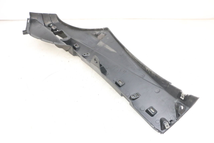 photo de BAS DE CAISSE DROIT PIAGGIO FLY 4T 50 (2013 - 2017) - Zoom état d’usage