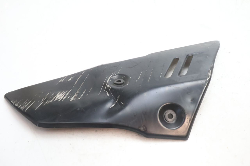 photo de BAS DE CAISSE DROIT SUZUKI GSR 600 (2005 - 2012) - Autre angle de vue
