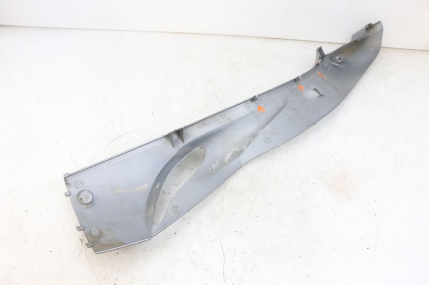 photo de BAS DE CAISSE DROIT SYM GTS EVO 125 (2009 - 2013) - Détail de la pièce