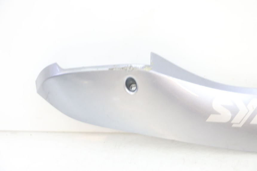 photo de BAS DE CAISSE DROIT SYM GTS EVO 125 (2009 - 2013) - Zoom qualité