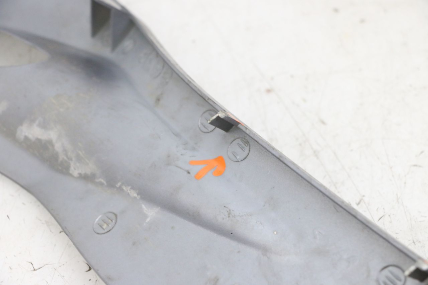 photo de BAS DE CAISSE DROIT SYM GTS EVO 125 (2009 - 2013) - Zoom état d’usage