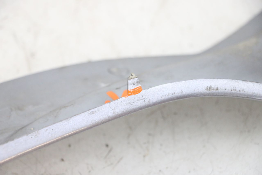 photo de BAS DE CAISSE DROIT SYM GTS EVO 125 (2009 - 2013) - État de surface