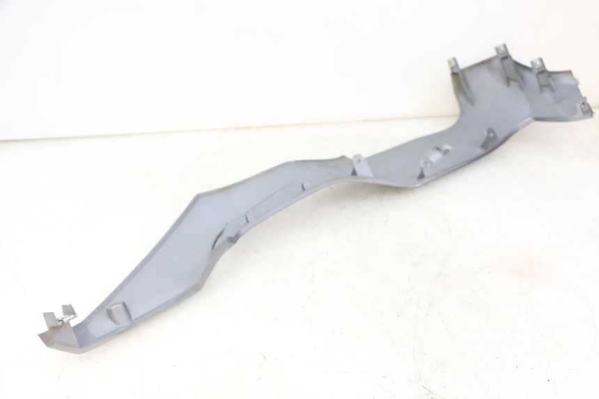 photo de BAS DE CAISSE DROIT SYM JOYMAX 125 (2010 - 2017) - Détail de la pièce