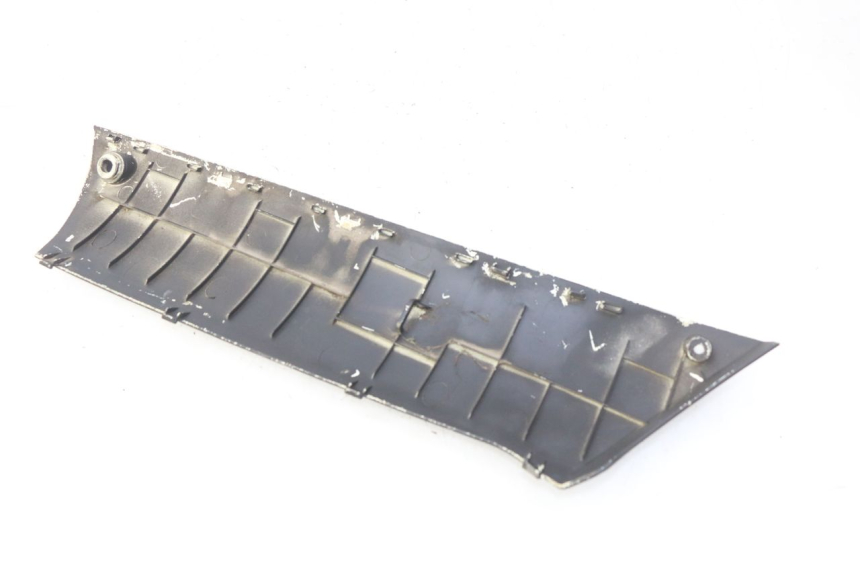 photo de BAS DE CAISSE DROIT PEUGEOT KISBEE 4T 50 (2010 - 2017) - Gros plan technique