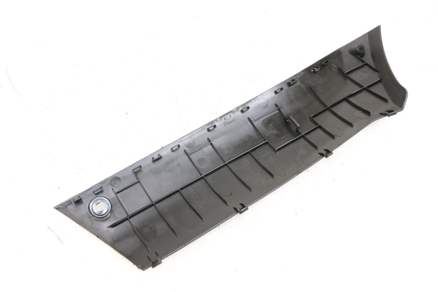 photo de BAS DE CAISSE DROIT PEUGEOT KISBEE 4T 50 (2018 - 2022) - Détail de la pièce