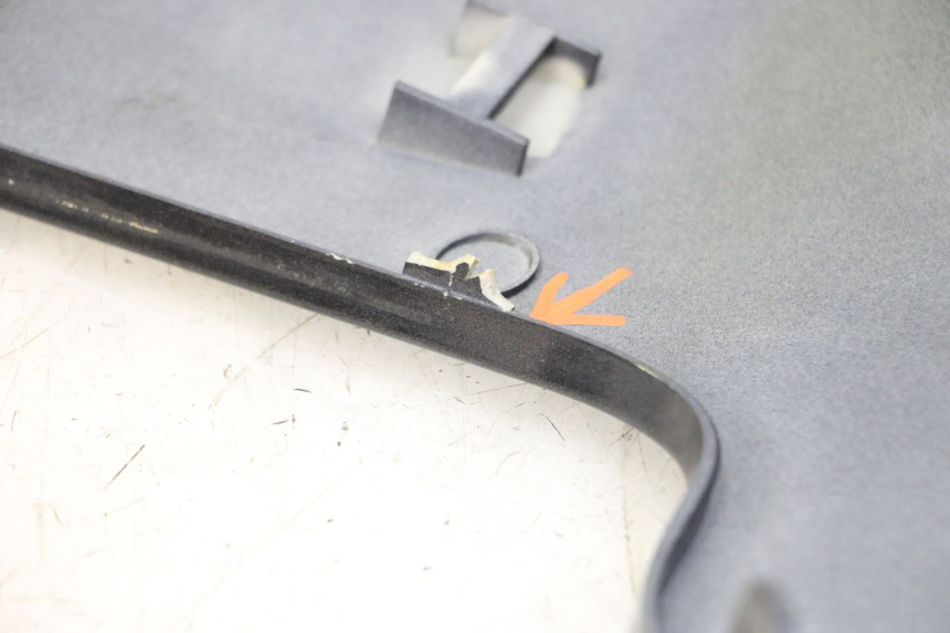 photo de BAS DE CAISSE DROIT KYMCO XCITING 500 (2007 - 2010) - Zoom état d’usage