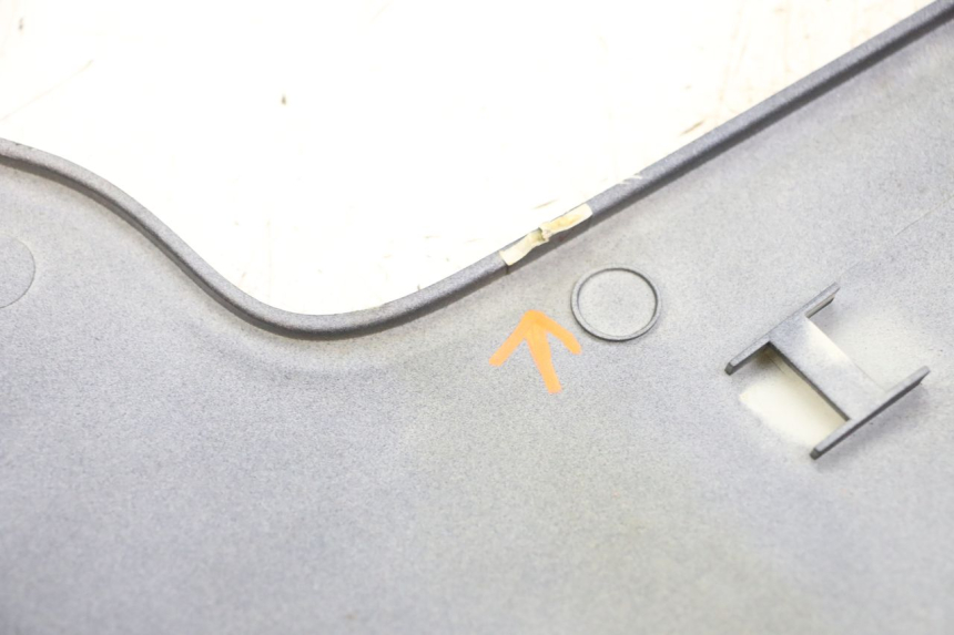 photo de BAS DE CAISSE DROIT KYMCO XCITING 500 (2007 - 2010) - Gros plan technique