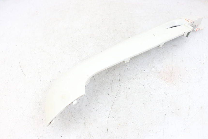 photo de BAS DE CAISSE DROIT KYMCO LIKE 125 (2009 - 2016) - Gros plan technique