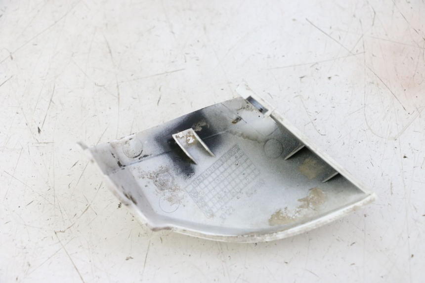 photo de BAS DE CAISSE DROIT PIAGGIO LXV 4T 50 (2009 - 2013) - Détail de la pièce