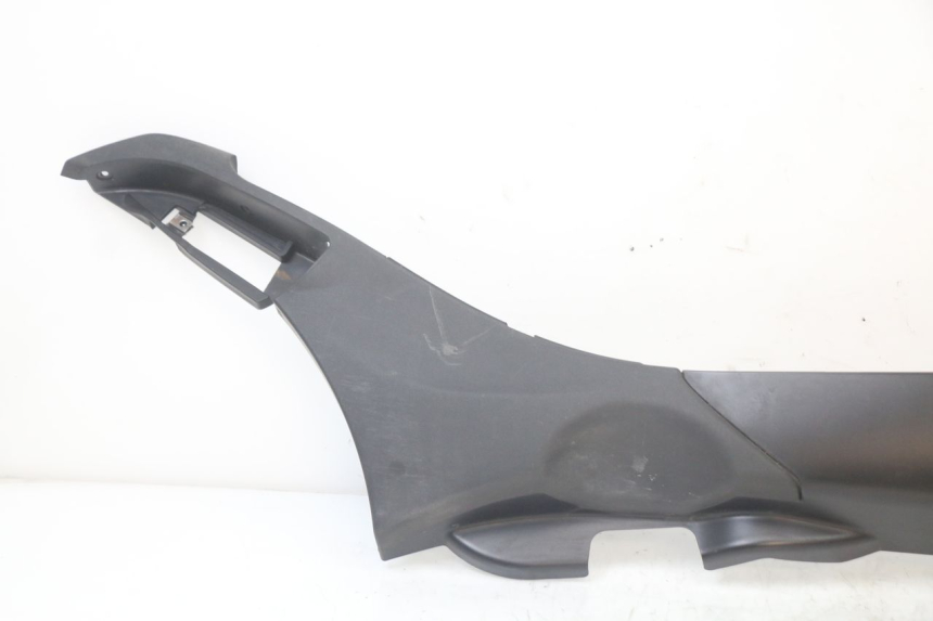 photo de BAS DE CAISSE DROIT PIAGGIO MP3 HPE 350 (2018 - 2020) - Détail de la pièce