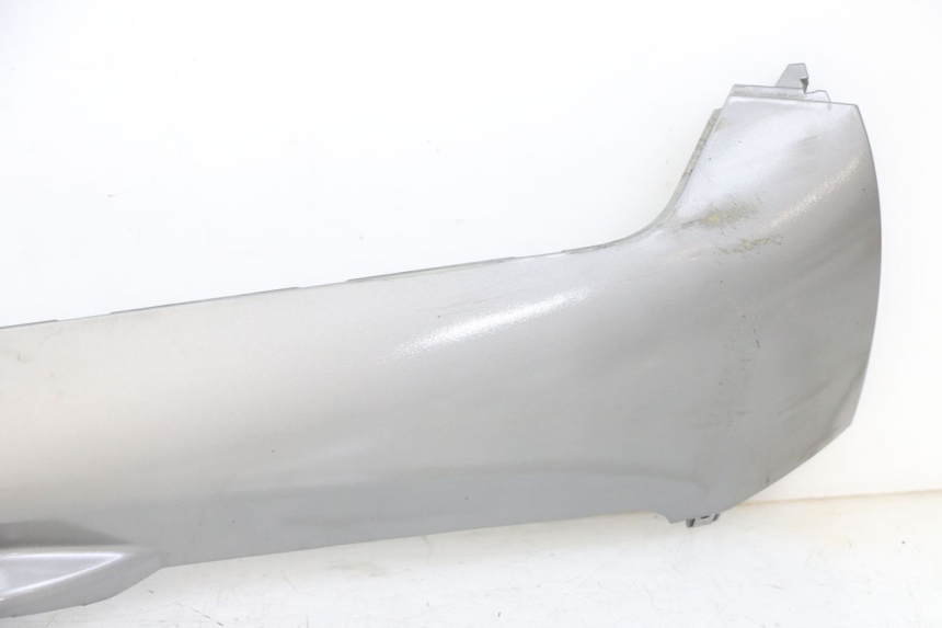 photo de BAS DE CAISSE DROIT PIAGGIO MP3 LT 300 (2010 - 2016) - Détails caractéristiques