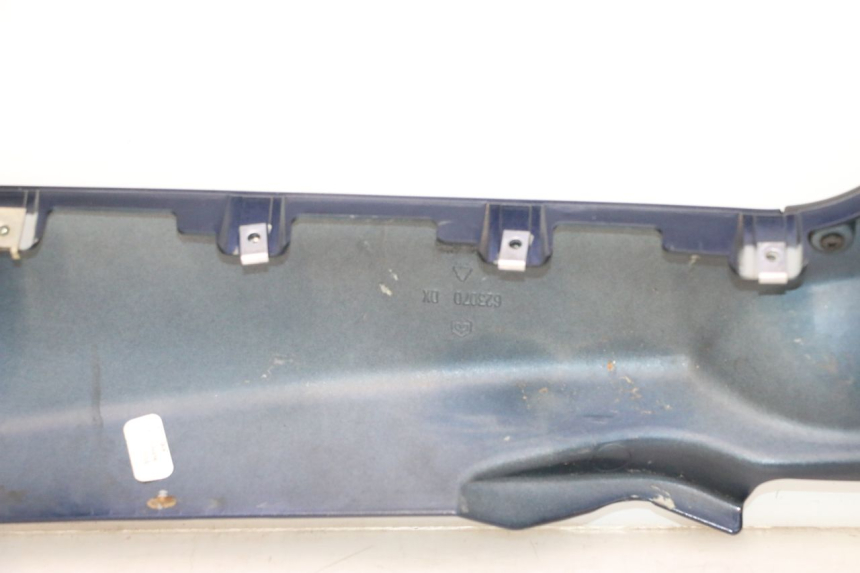 photo de BAS DE CAISSE DROIT PIAGGIO MP3 LT 400 (2007 - 2012) - Marquages et références
