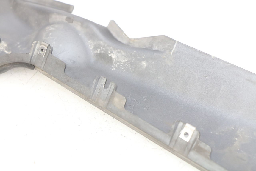 photo de BAS DE CAISSE DROIT PIAGGIO MP3 500 (2011 - 2015) - Vue d’ensemble