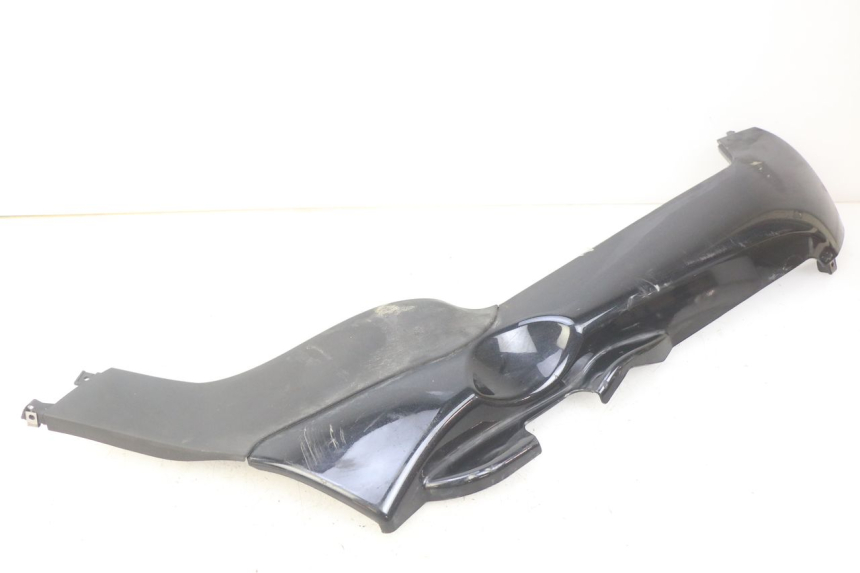 photo de BAS DE CAISSE DROIT PIAGGIO MP3 125 (2006 - 2014) - Points de fixation