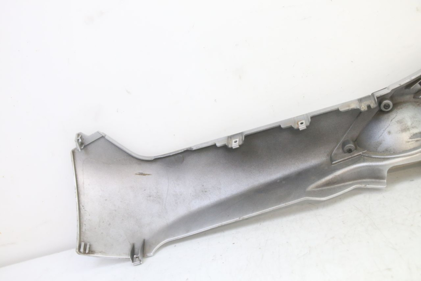 photo de BAS DE CAISSE DROIT PIAGGIO MP3 500 (2014 - 2017) - Points de fixation