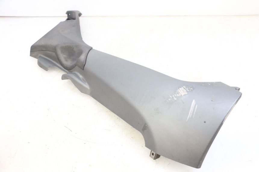 photo de BAS DE CAISSE DROIT PIAGGIO MP3 500 (2016 - 2018) - Points de fixation