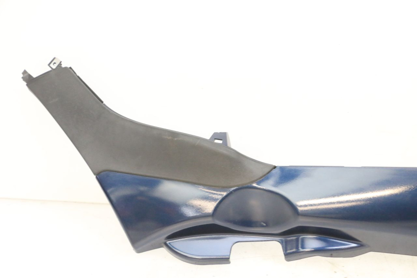 photo de BAS DE CAISSE DROIT PIAGGIO MP3 RL 250 (2006 - 2010) - Marquages et références