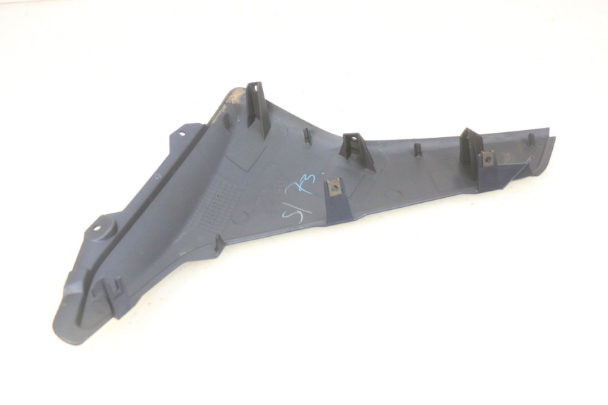 photo de BAS DE CAISSE DROIT YAMAHA N-MAX NMAX 125 (2017 - 2020) - Zoom état d’usage