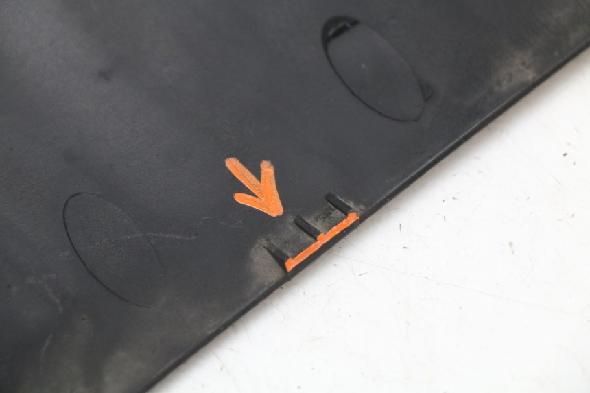 photo de BAS DE CAISSE DROIT HONDA PCX (JF28) 125 (2009 - 2011) - Zoom composants