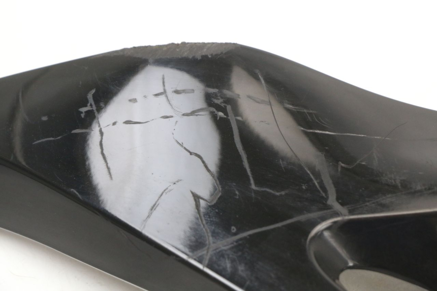 photo de BAS DE CAISSE DROIT HONDA PCX (JF28) 125 (2009 - 2011) - Vue rapprochée