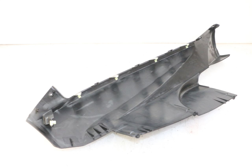 photo de BAS DE CAISSE DROIT PEUGEOT SATELIS 125 (2013 - 2018) - Détail de la pièce