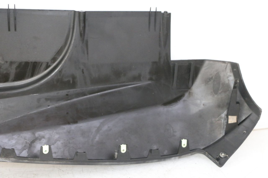 photo de BAS DE CAISSE DROIT PEUGEOT SATELIS COMPRESSOR K15 125 (2006 - 2009) - Zoom état d’usage