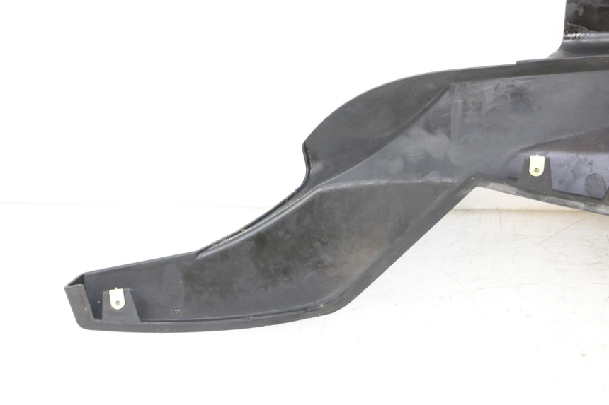 photo de BAS DE CAISSE DROIT PEUGEOT SATELIS COMPRESSOR K15 125 (2006 - 2009) - Gros plan technique