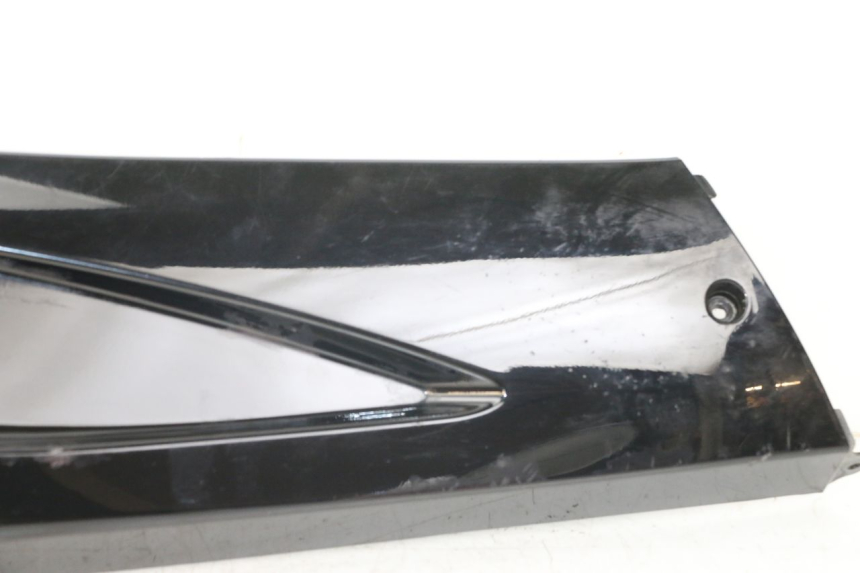 photo de BAS DE CAISSE DROIT DAELIM S3 125 (2010 - 2017) - Zoom composants