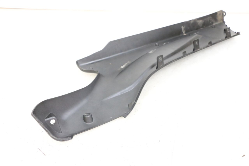 photo de BAS DE CAISSE DROIT DAELIM S3 125 (2010 - 2017) - Marquages et références