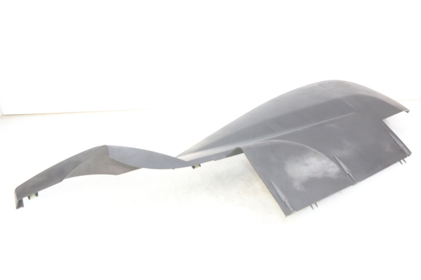 photo de BAS DE CAISSE DROIT PEUGEOT SATELIS 125 (2006 - 2009) - Gros plan technique