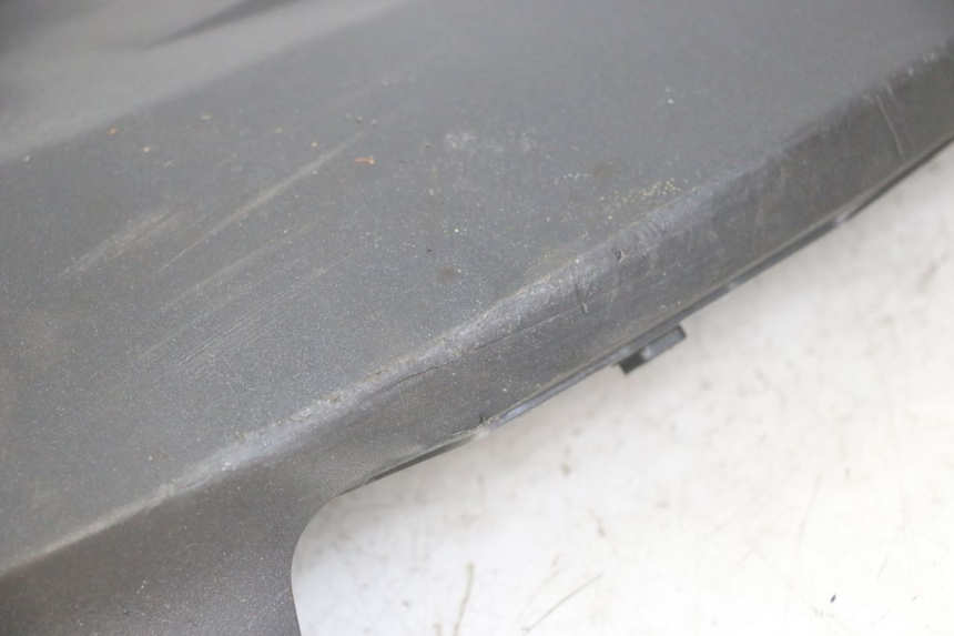 photo de BAS DE CAISSE DROIT PEUGEOT SATELIS 125 (2013 - 2018) - Zoom état d’usage