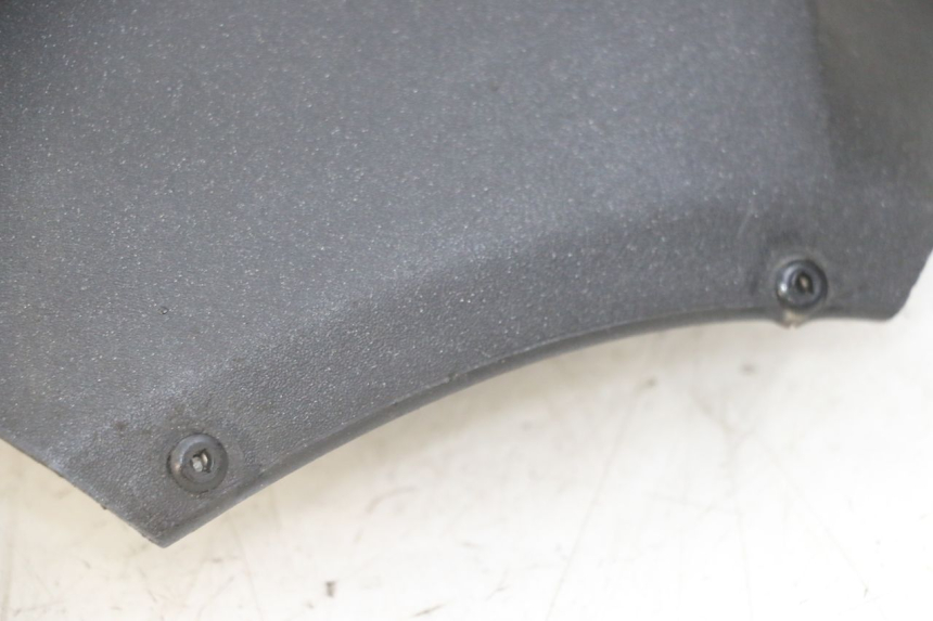 photo de BAS DE CAISSE DROIT PEUGEOT SATELIS 125 (2013 - 2018) - Gros plan technique