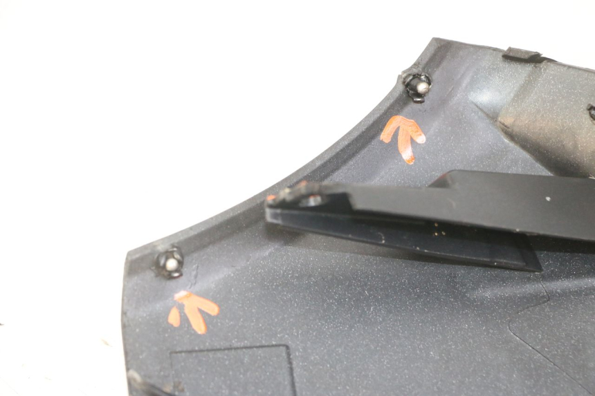 photo de BAS DE CAISSE DROIT PEUGEOT SATELIS 125 (2013 - 2018) - Points de fixation