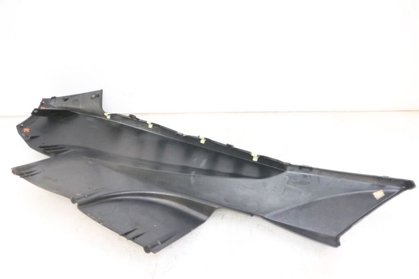 photo de BAS DE CAISSE DROIT PEUGEOT SATELIS 125 (2013 - 2018) - État de surface