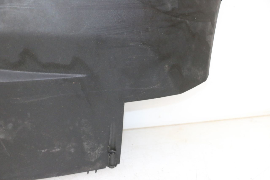 photo de BAS DE CAISSE DROIT PEUGEOT SATELIS 125 (2006 - 2009) - Marquages et références