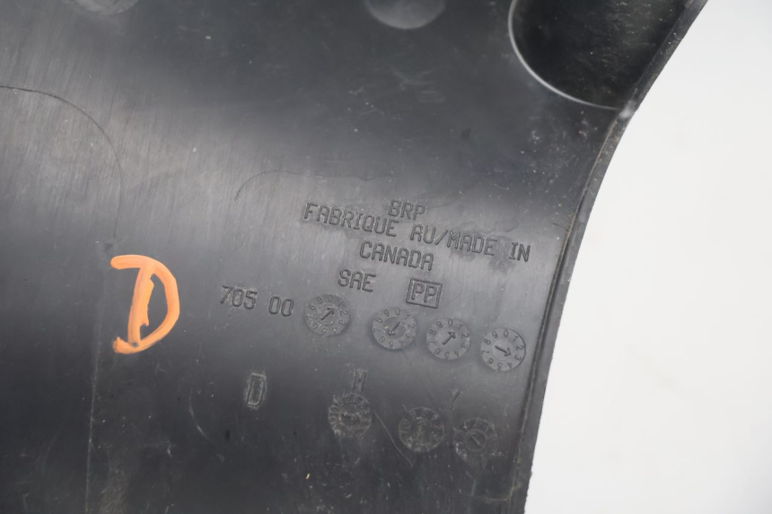 photo de BAS DE CAISSE DROIT CAN-AM SPYDER RS 1000 (2008 - 2012) - État de surface