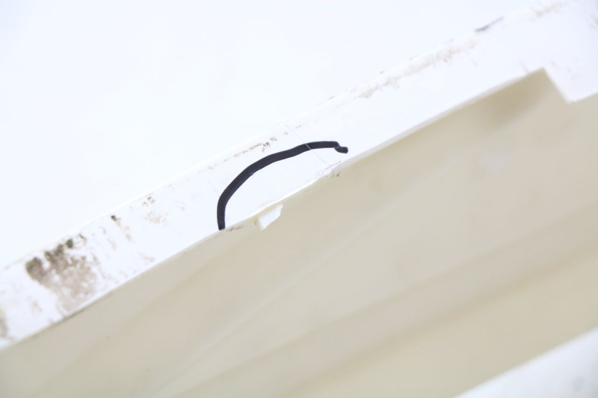 photo de BAS DE CAISSE DROIT RAZZO STEED 125 (2012 - 2018) - Gros plan technique