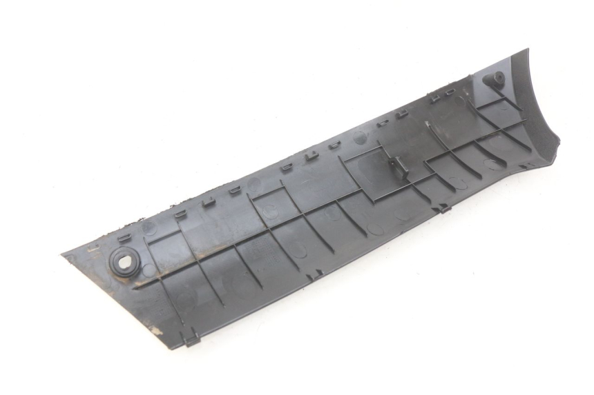 photo de BAS DE CAISSE DROIT PEUGEOT STREETZONE 4T 50 (2018 - 2023) - Détail de la pièce