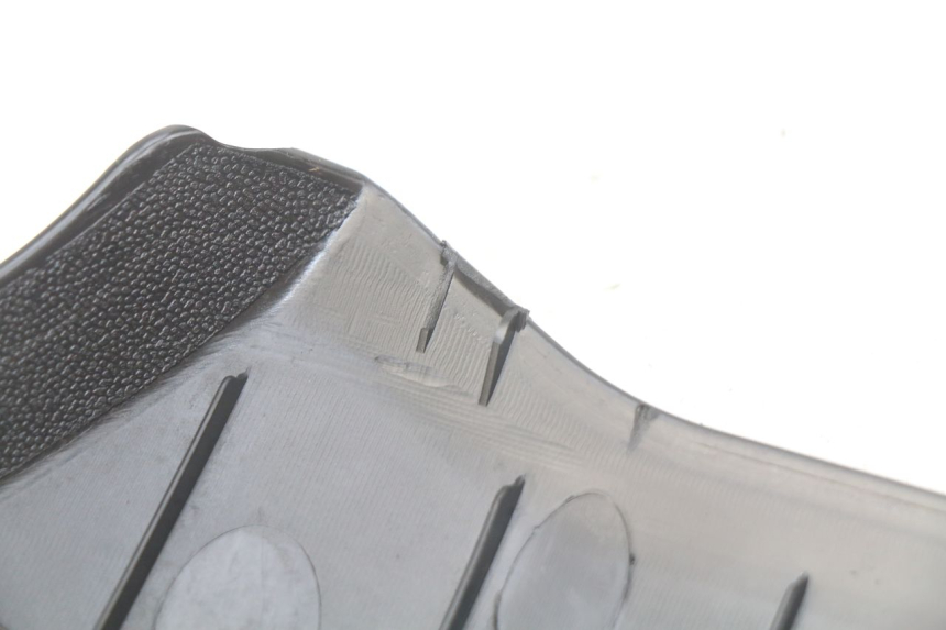 photo de BAS DE CAISSE DROIT PEUGEOT STREETZONE 4T 50 (2018 - 2023) - Zoom état d’usage