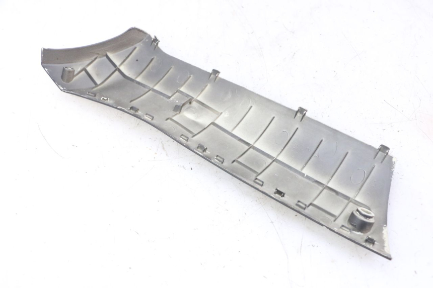 photo de BAS DE CAISSE DROIT PEUGEOT STREETZONE I NAKED 2T 50 (2018 - 2020) - Autre angle de vue