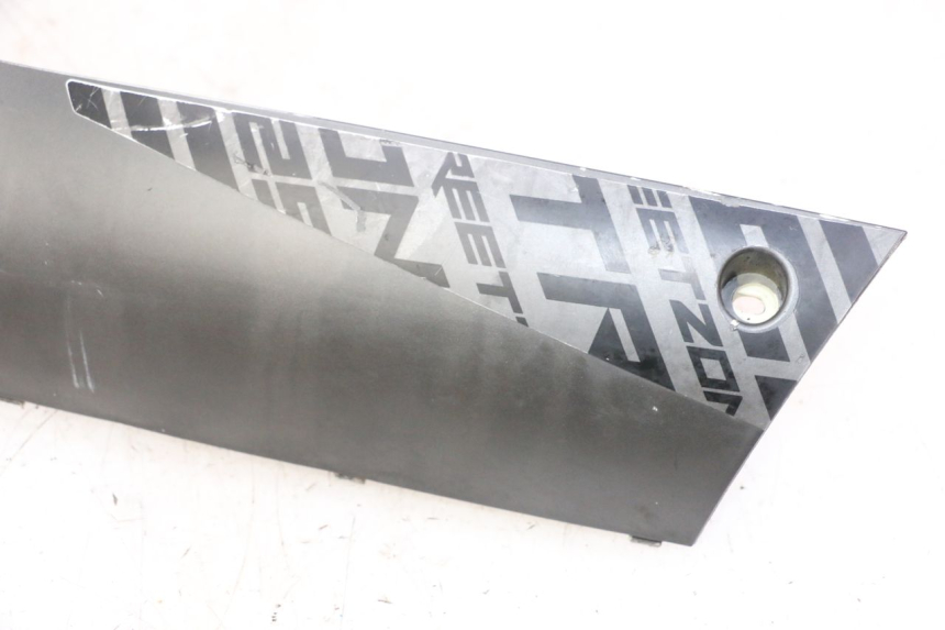 photo de BAS DE CAISSE DROIT PEUGEOT STREETZONE I NAKED 2T 50 (2018 - 2020) - Gros plan technique