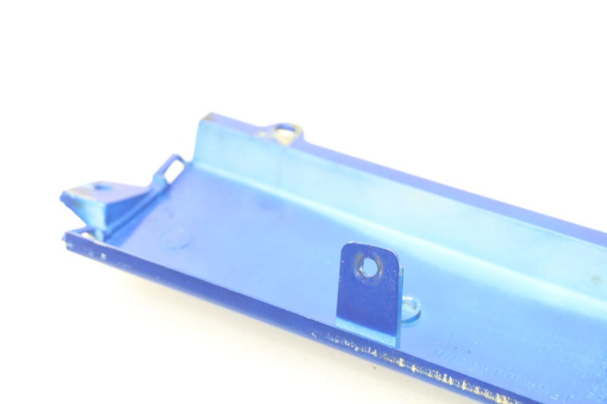 photo de BAS DE CAISSE DROIT PEUGEOT SV 50 (1992 - 2004) - Gros plan technique