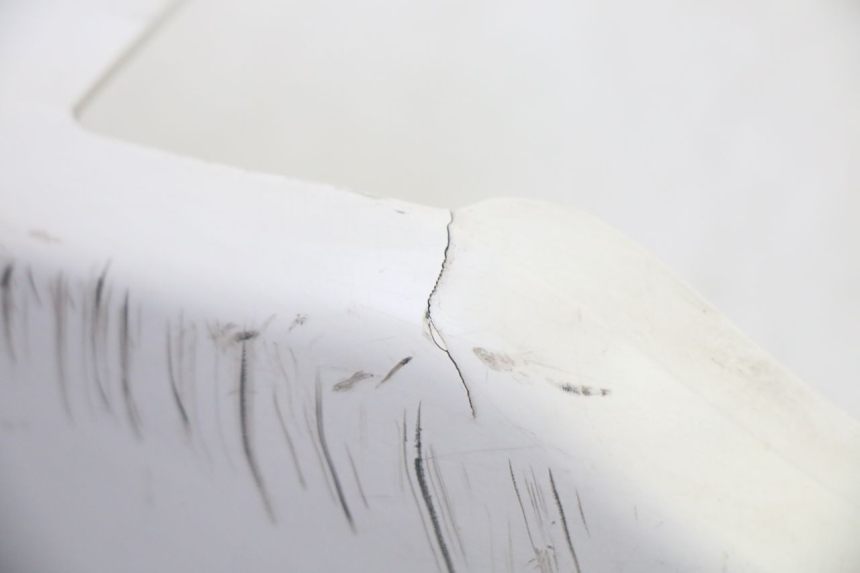 photo de BAS DE CAISSE DROIT PEUGEOT TWEET PRO EFI 4T 50 (2021 - 2022) - Gros plan technique