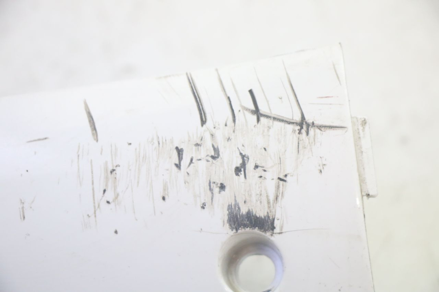 photo de BAS DE CAISSE DROIT PEUGEOT TWEET PRO EFI 4T 50 (2021 - 2022) - Points de fixation