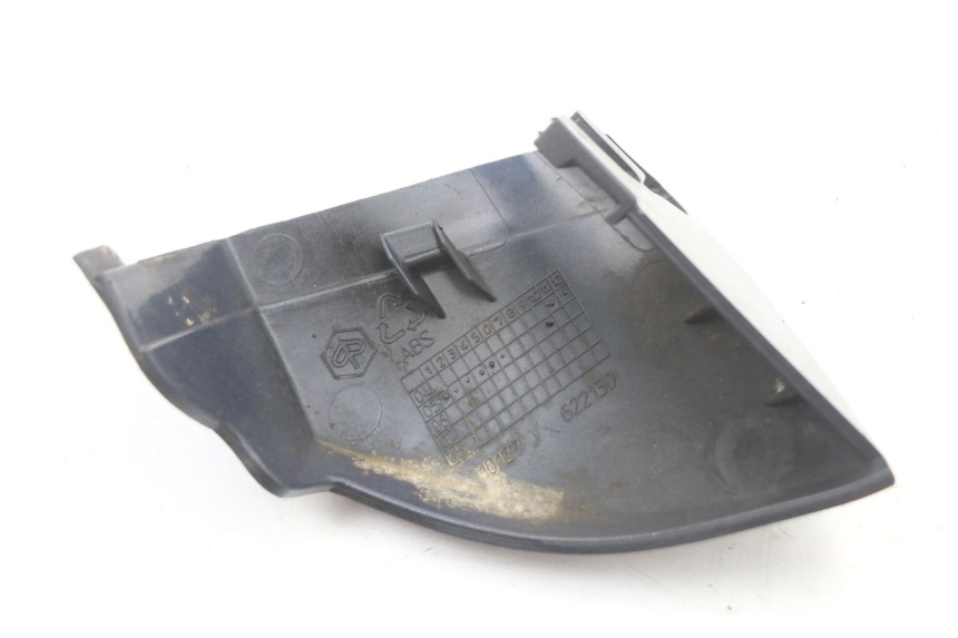 photo de BAS DE CAISSE DROIT PIAGGIO VESPA LX 125 (2005 - 2010) - Zoom état d’usage