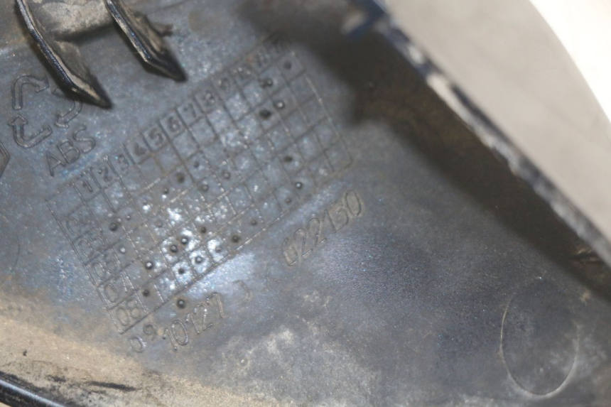 photo de BAS DE CAISSE DROIT PIAGGIO VESPA LXV 125 (2006 - 2009) - Détail de la pièce